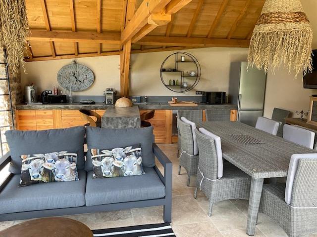 Agreable Chambre D Hote Avec Piscine Et Jacuzzi Thegra Экстерьер фото